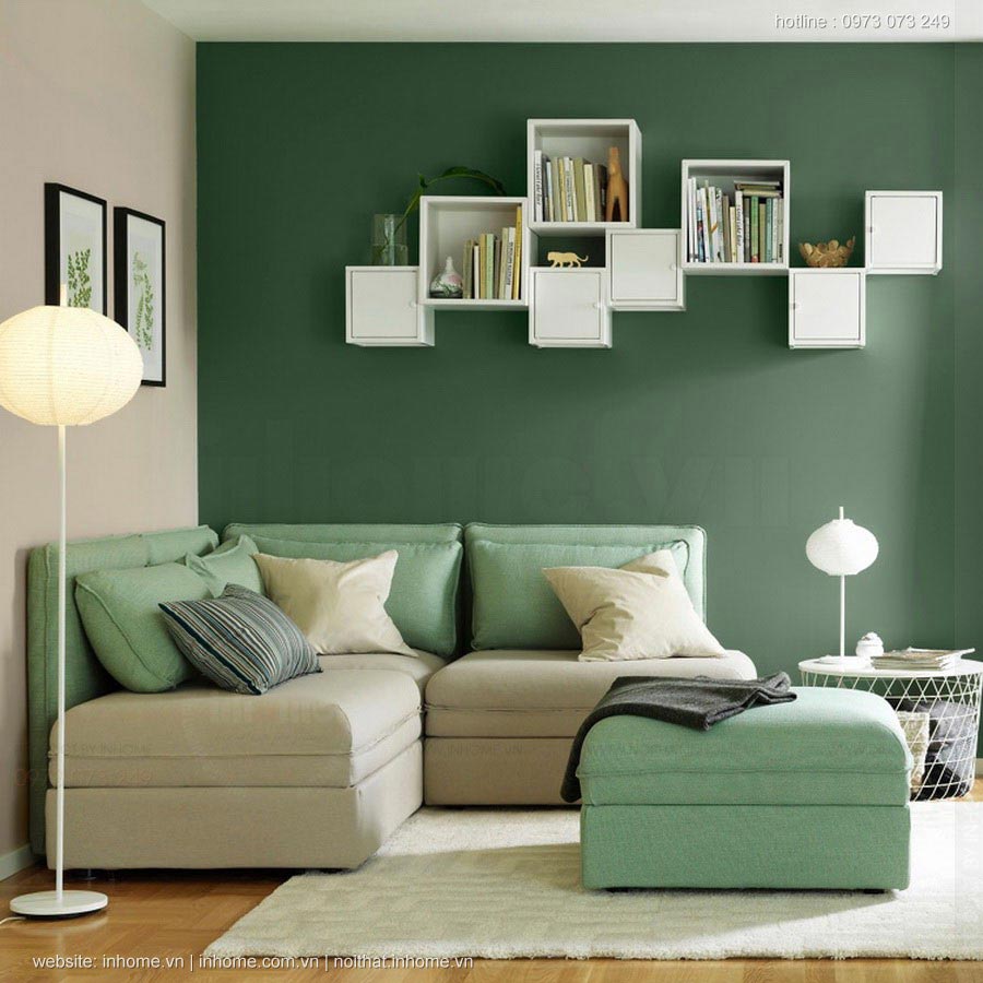 Màu xanh của lá cây là sự lựa chọn hoàn hảo để thiết kế nội thất cho phòng khách chung cư của những người yêu thích sự tươi mới và thanh lịch. Những chiếc sofa, tấm rèm hay tủ kệ được thiết kế với màu xanh lá cây sẽ mang đến không gian sống thần thái và gần gũi với thiên nhiên.